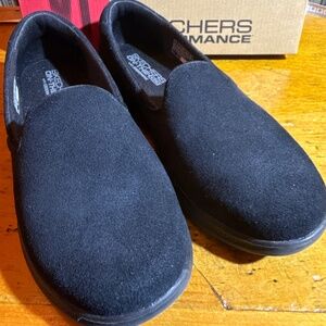 Sketchers Go walk classic shoes